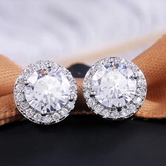 18K white gold halo studs earrings - Picture 2 of 4